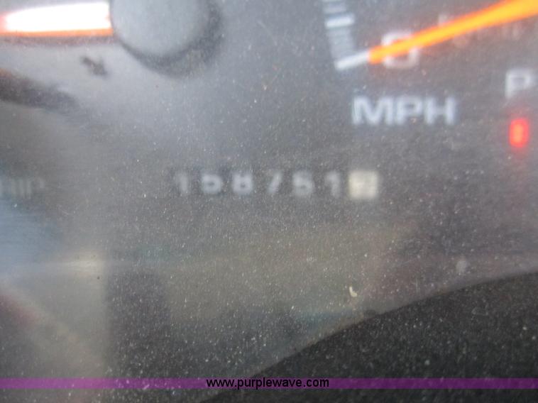 image for item B5641 2000 Chevrolet C3500 crew cab pickup truck