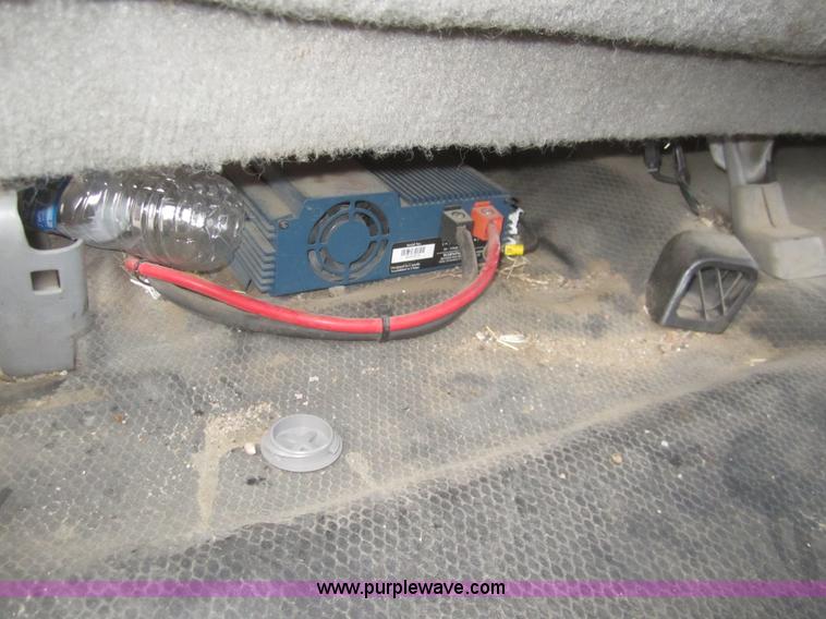 image for item B5641 2000 Chevrolet C3500 crew cab pickup truck