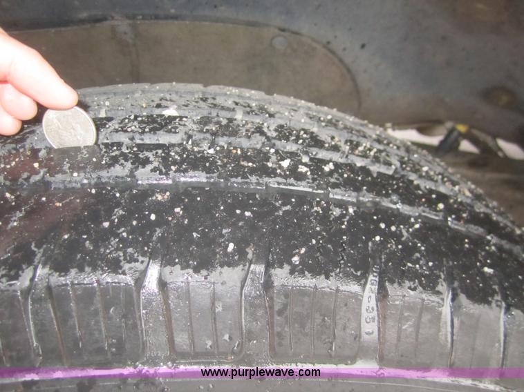 image for item B5641 2000 Chevrolet C3500 crew cab pickup truck