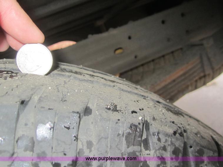 image for item B5641 2000 Chevrolet C3500 crew cab pickup truck