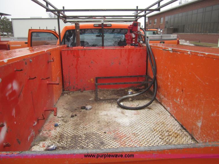 image for item B5641 2000 Chevrolet C3500 crew cab pickup truck