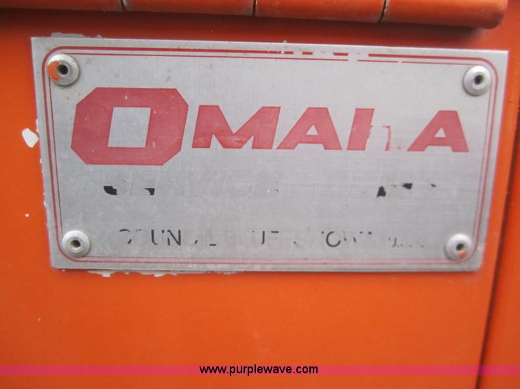 image for item B5641 2000 Chevrolet C3500 crew cab pickup truck