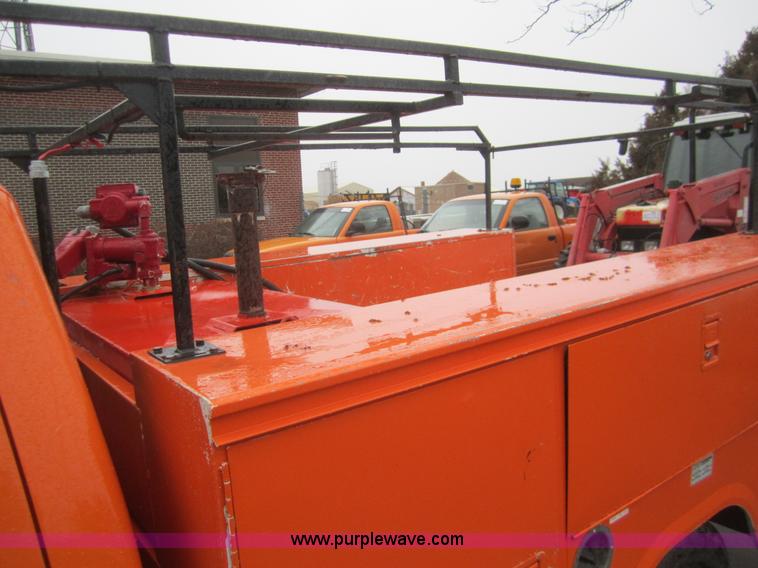 image for item B5641 2000 Chevrolet C3500 crew cab pickup truck