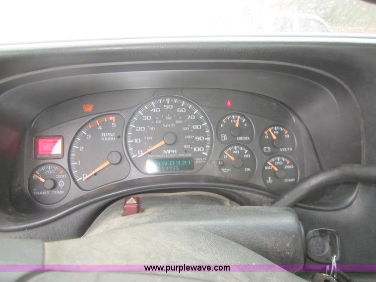 image for item B5642 2002 Chevrolet Silverado 2500HD pickup truck