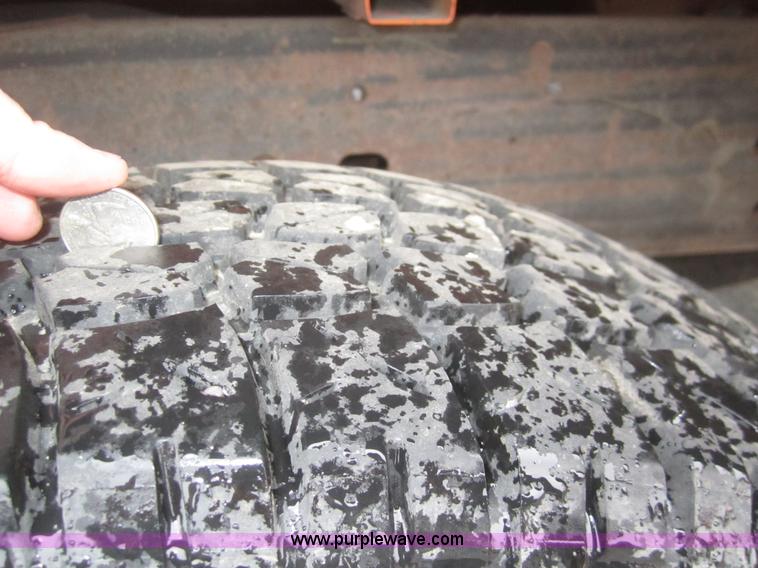 image for item B5642 2002 Chevrolet Silverado 2500HD pickup truck