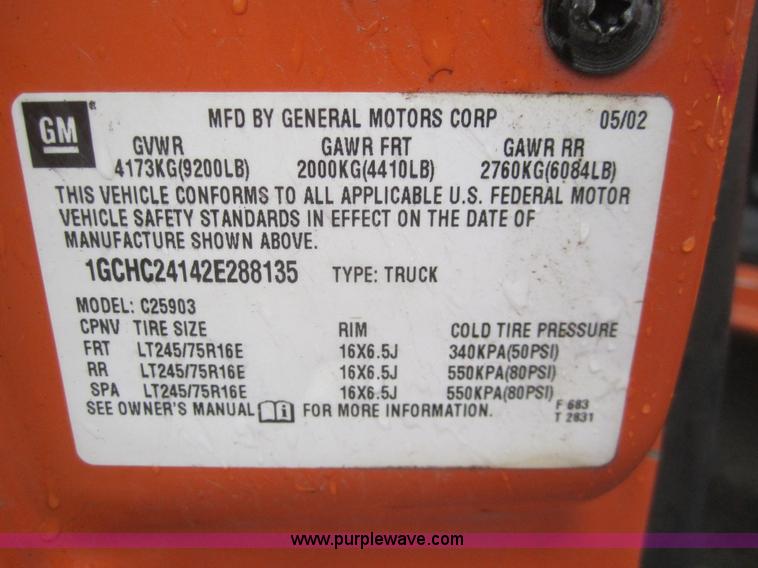 image for item B5642 2002 Chevrolet Silverado 2500HD pickup truck