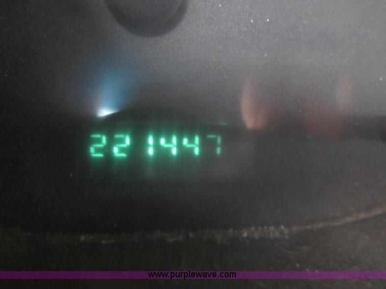 image for item B5643 2001 Dodge Ram 2500 pickup truck