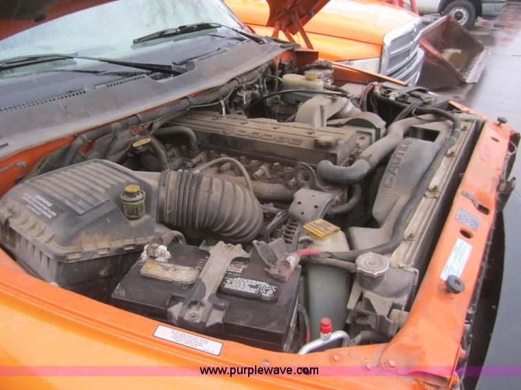 image for item B5643 2001 Dodge Ram 2500 pickup truck