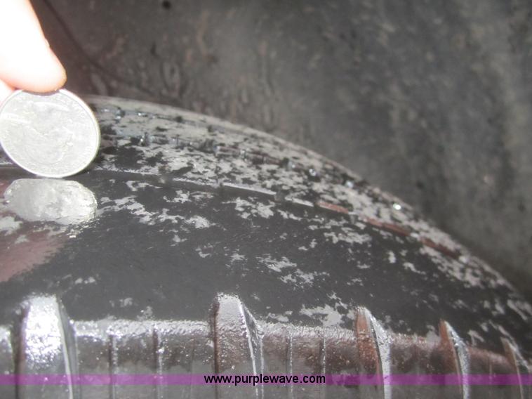 image for item B5643 2001 Dodge Ram 2500 pickup truck