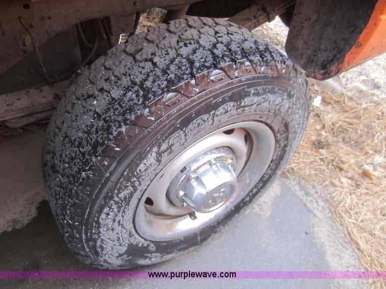 image for item B5643 2001 Dodge Ram 2500 pickup truck
