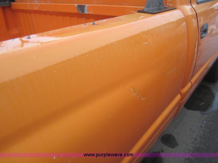 image for item B5644 2001 Dodge Ram 2500 pickup truck