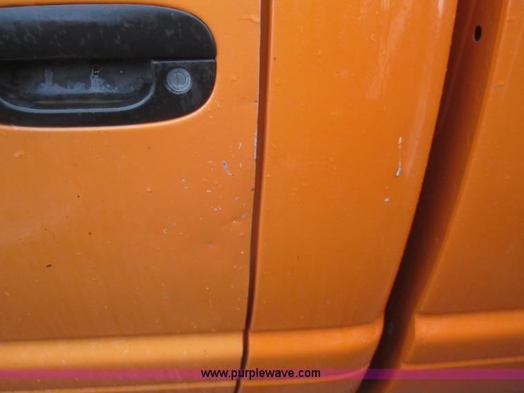 image for item B5644 2001 Dodge Ram 2500 pickup truck