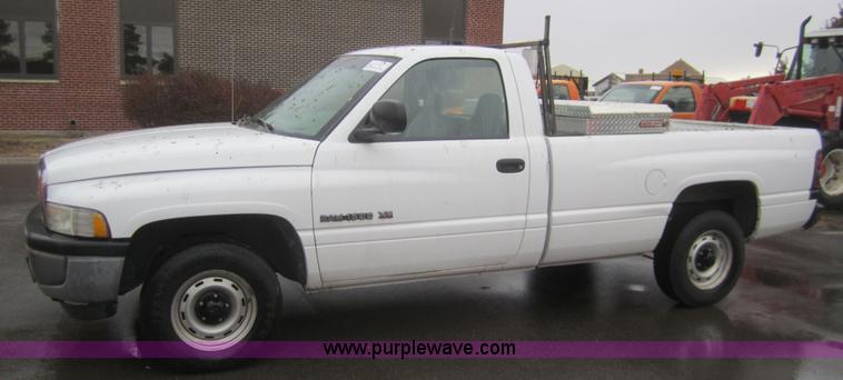 image for item B5646 2001 Dodge Ram 1500 pickup truck