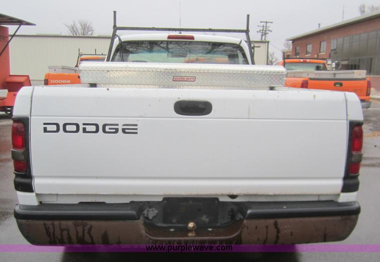 image for item B5646 2001 Dodge Ram 1500 pickup truck
