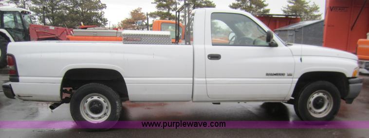 image for item B5646 2001 Dodge Ram 1500 pickup truck