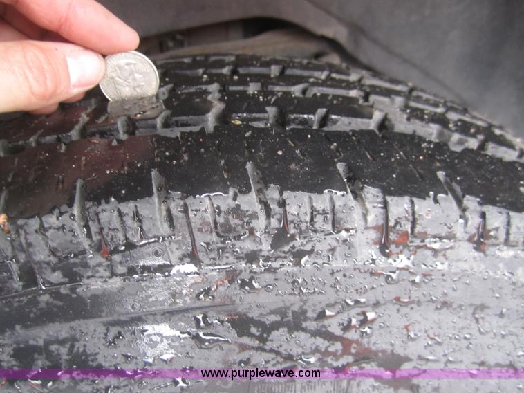 image for item B5646 2001 Dodge Ram 1500 pickup truck