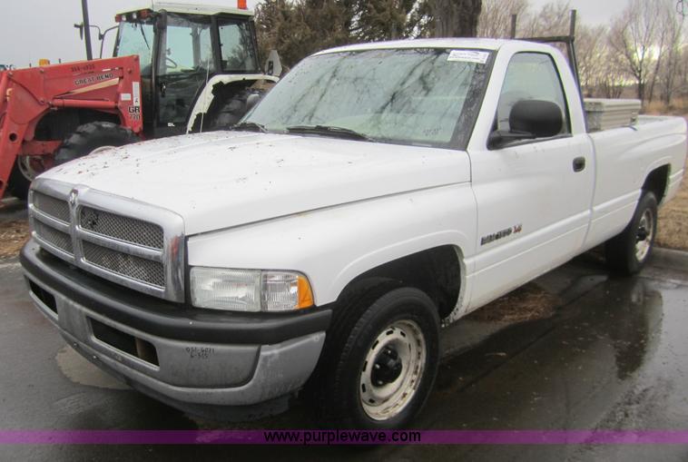 image for item B5647 2001 Dodge Ram 1500 pickup truck