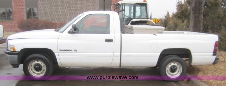 image for item B5647 2001 Dodge Ram 1500 pickup truck