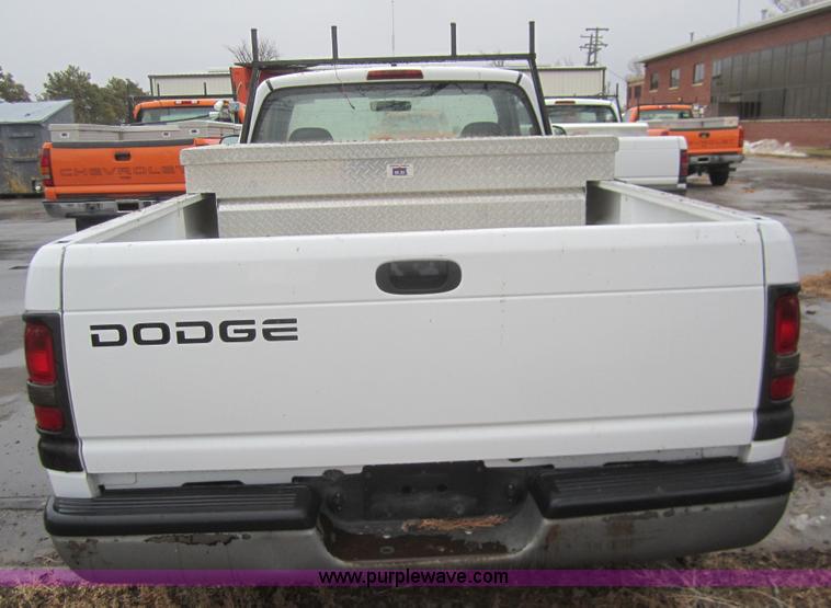 image for item B5647 2001 Dodge Ram 1500 pickup truck