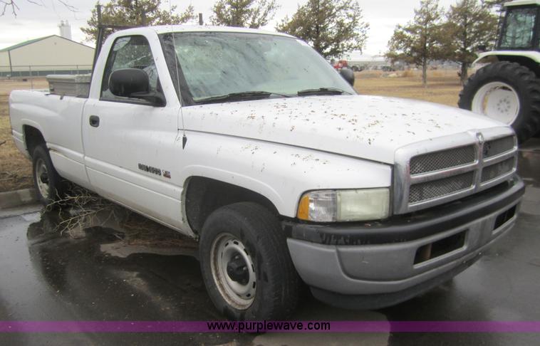 image for item B5647 2001 Dodge Ram 1500 pickup truck