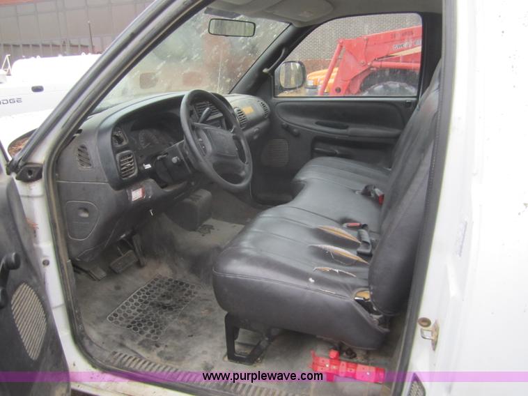 image for item B5647 2001 Dodge Ram 1500 pickup truck