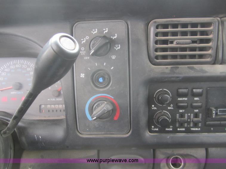 image for item B5647 2001 Dodge Ram 1500 pickup truck