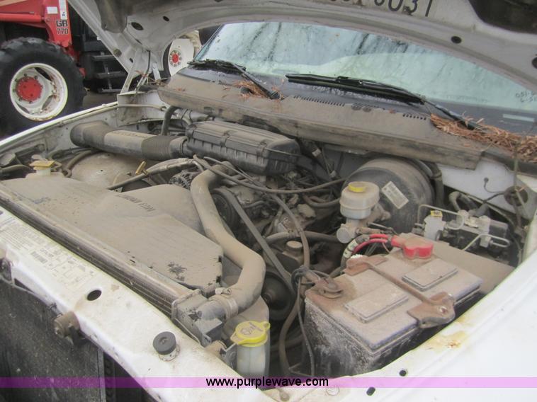 image for item B5647 2001 Dodge Ram 1500 pickup truck