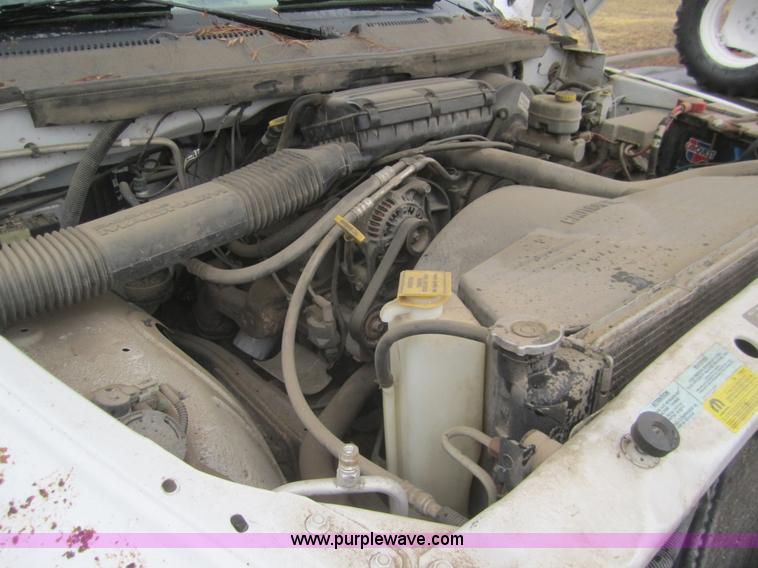 image for item B5647 2001 Dodge Ram 1500 pickup truck