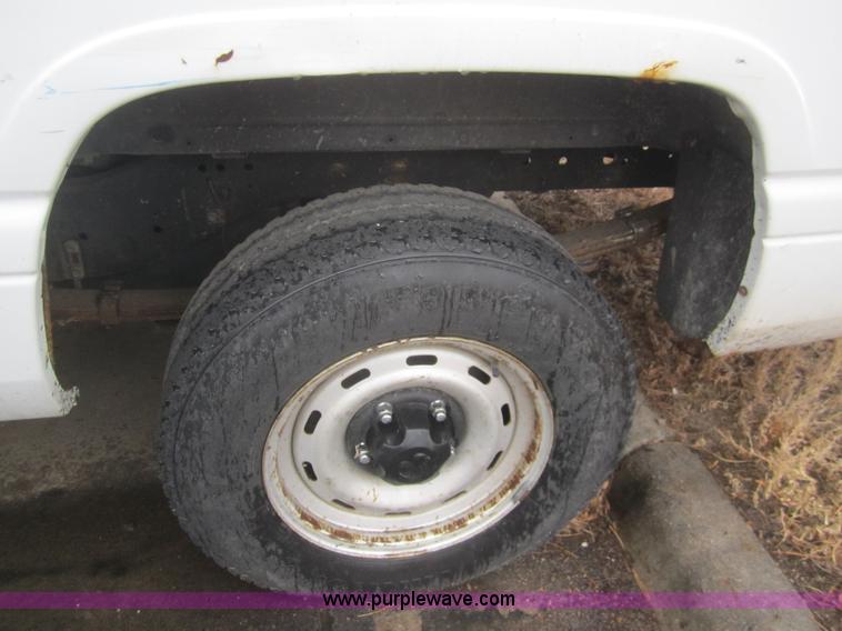 image for item B5647 2001 Dodge Ram 1500 pickup truck