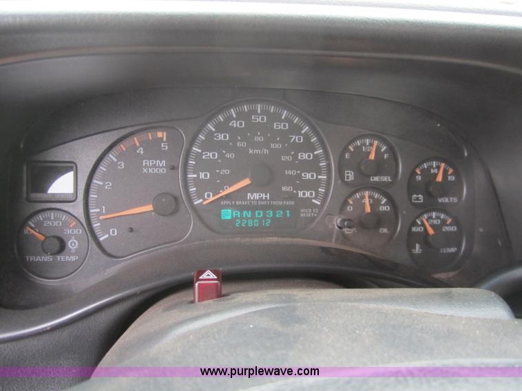 image for item B5648 2002 Chevrolet Silverado 2500HD pickup truck