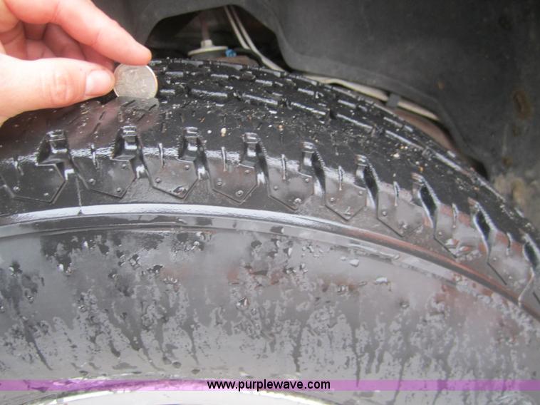 image for item B5648 2002 Chevrolet Silverado 2500HD pickup truck