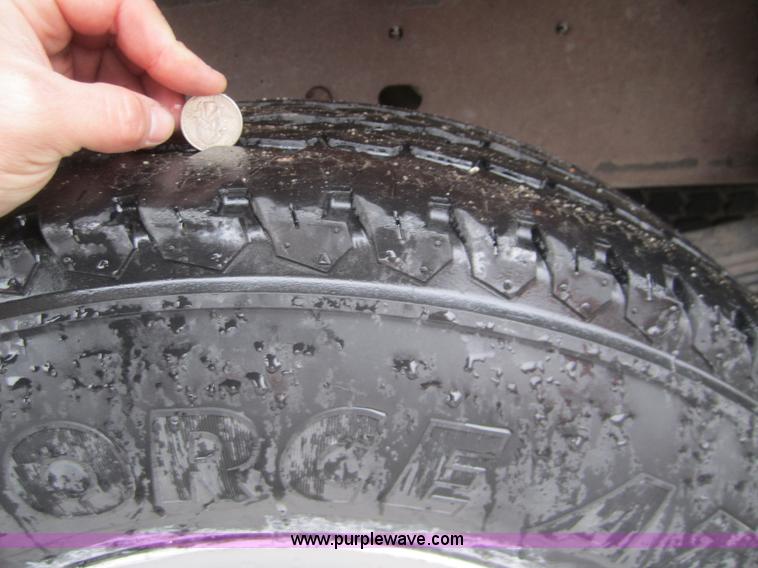 image for item B5648 2002 Chevrolet Silverado 2500HD pickup truck