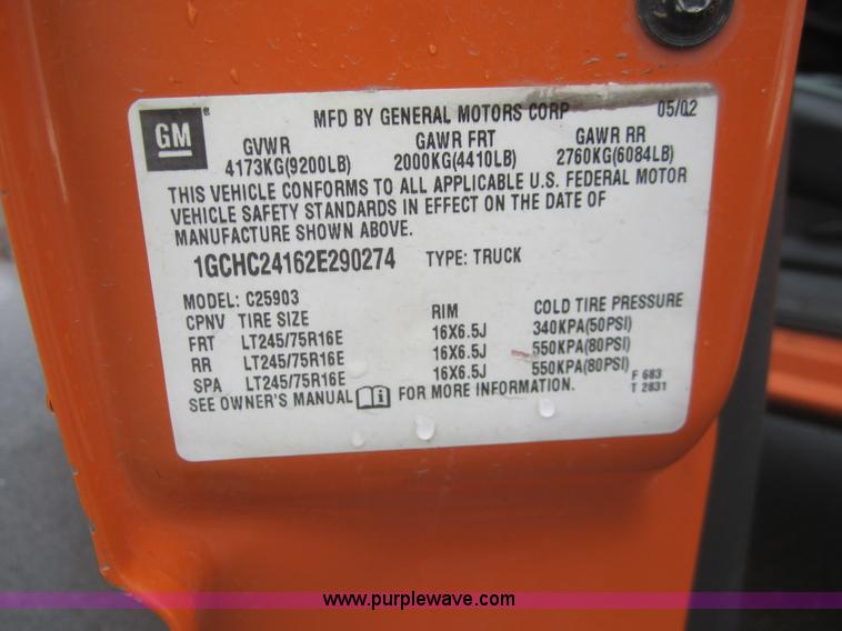 image for item B5648 2002 Chevrolet Silverado 2500HD pickup truck