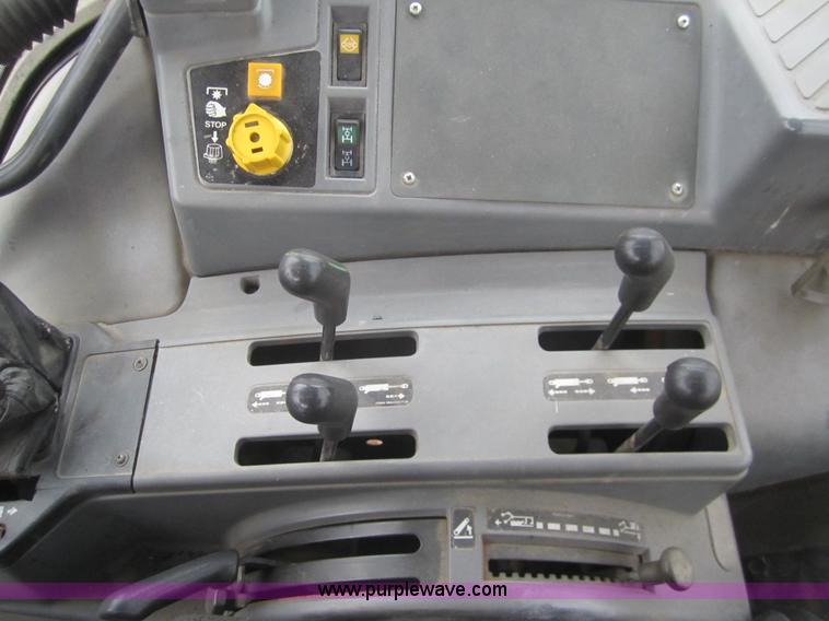 image for item B5649 1996 New Holland 7740SL MFWD tractor