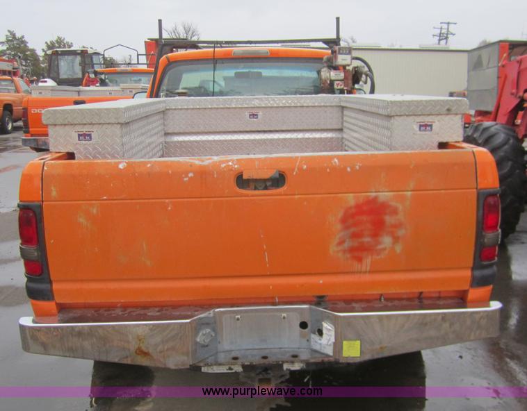 image for item B5650 2001 Dodge Ram 2500 pickup truck