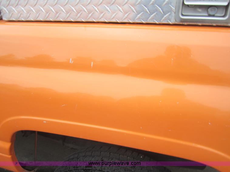 image for item B5650 2001 Dodge Ram 2500 pickup truck