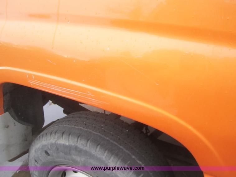 image for item B5650 2001 Dodge Ram 2500 pickup truck