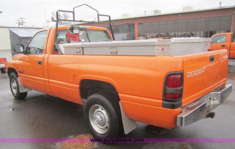 image for item B5651 2001 Dodge Ram 2500 pickup truck