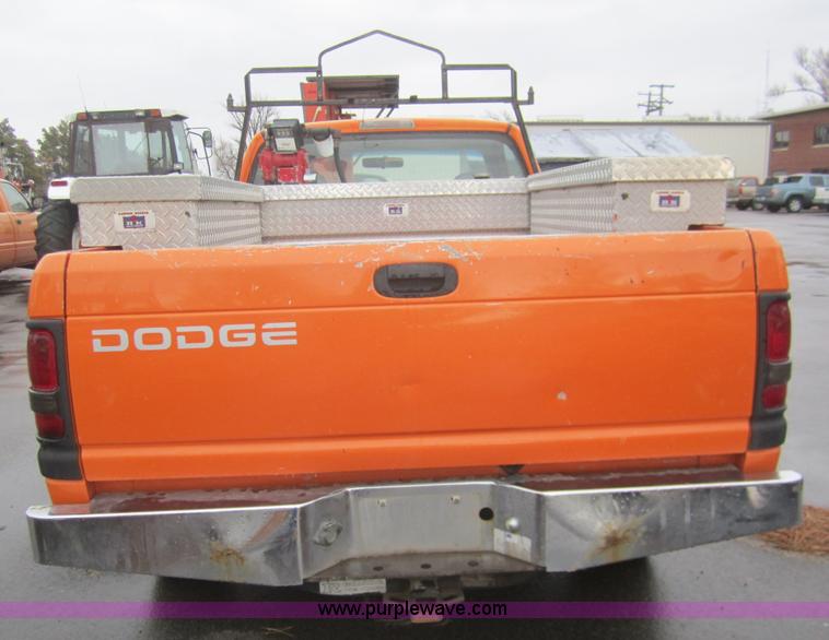 image for item B5651 2001 Dodge Ram 2500 pickup truck