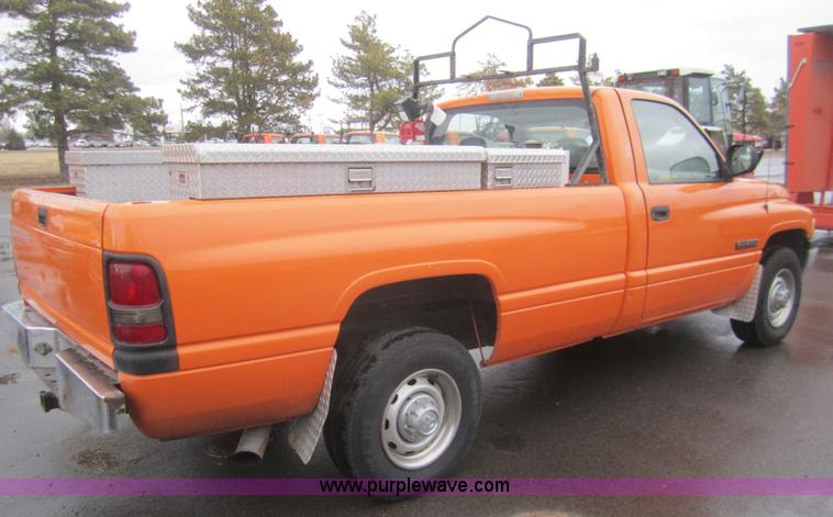 image for item B5651 2001 Dodge Ram 2500 pickup truck