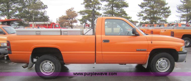 image for item B5651 2001 Dodge Ram 2500 pickup truck