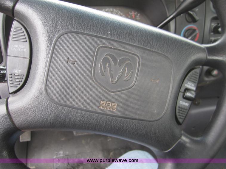 image for item B5651 2001 Dodge Ram 2500 pickup truck