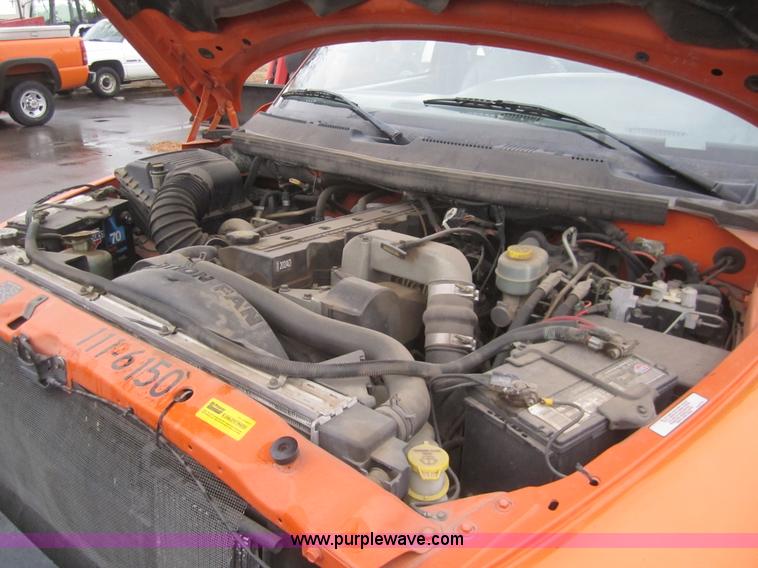 image for item B5651 2001 Dodge Ram 2500 pickup truck