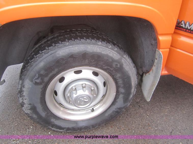 image for item B5651 2001 Dodge Ram 2500 pickup truck