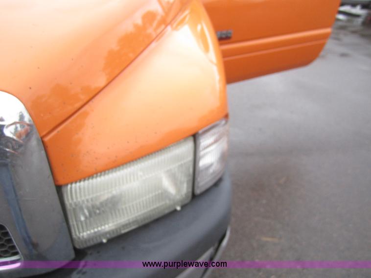 image for item B5651 2001 Dodge Ram 2500 pickup truck