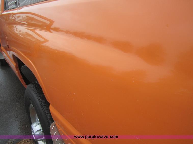 image for item B5651 2001 Dodge Ram 2500 pickup truck