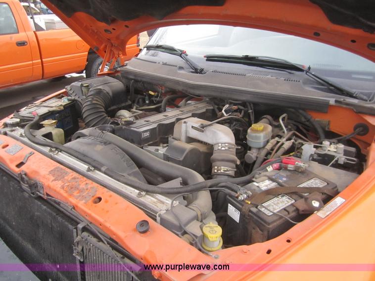image for item B5652 2001 Dodge Ram 2500 pickup truck