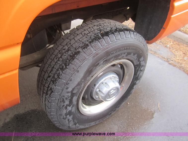 image for item B5652 2001 Dodge Ram 2500 pickup truck