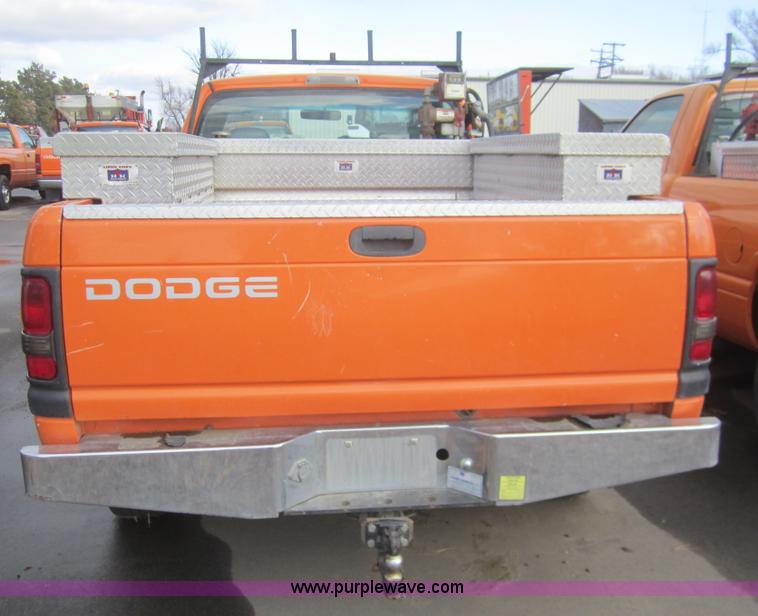 image for item B5653 2001 Dodge Ram 2500 pickup truck