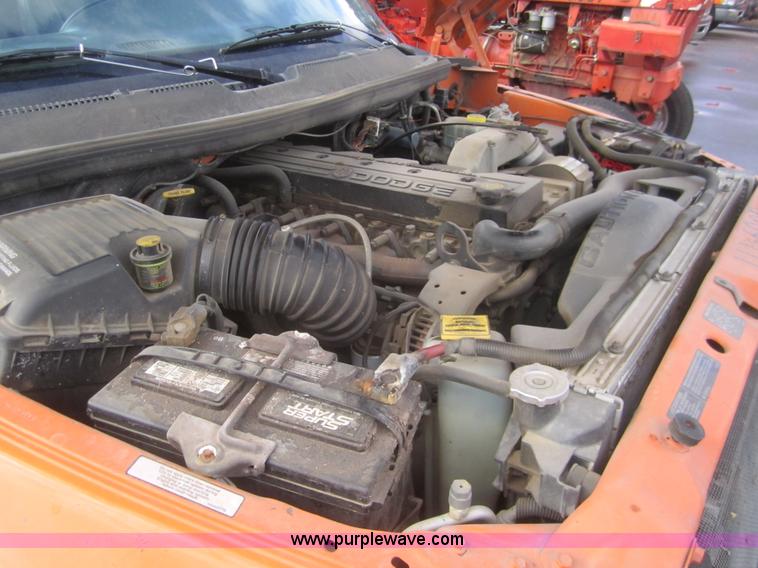 image for item B5653 2001 Dodge Ram 2500 pickup truck